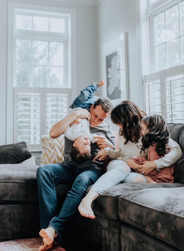 familia, casa confortable, calidad de vida